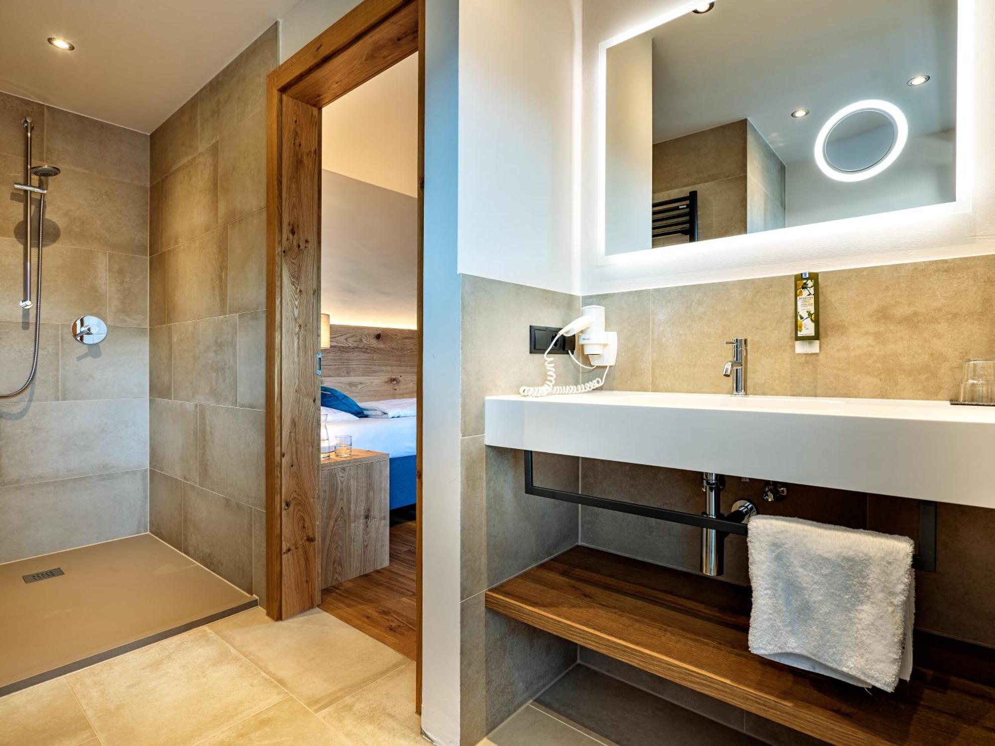 Stadthotel Eggerbraeu Imst Rom bilde