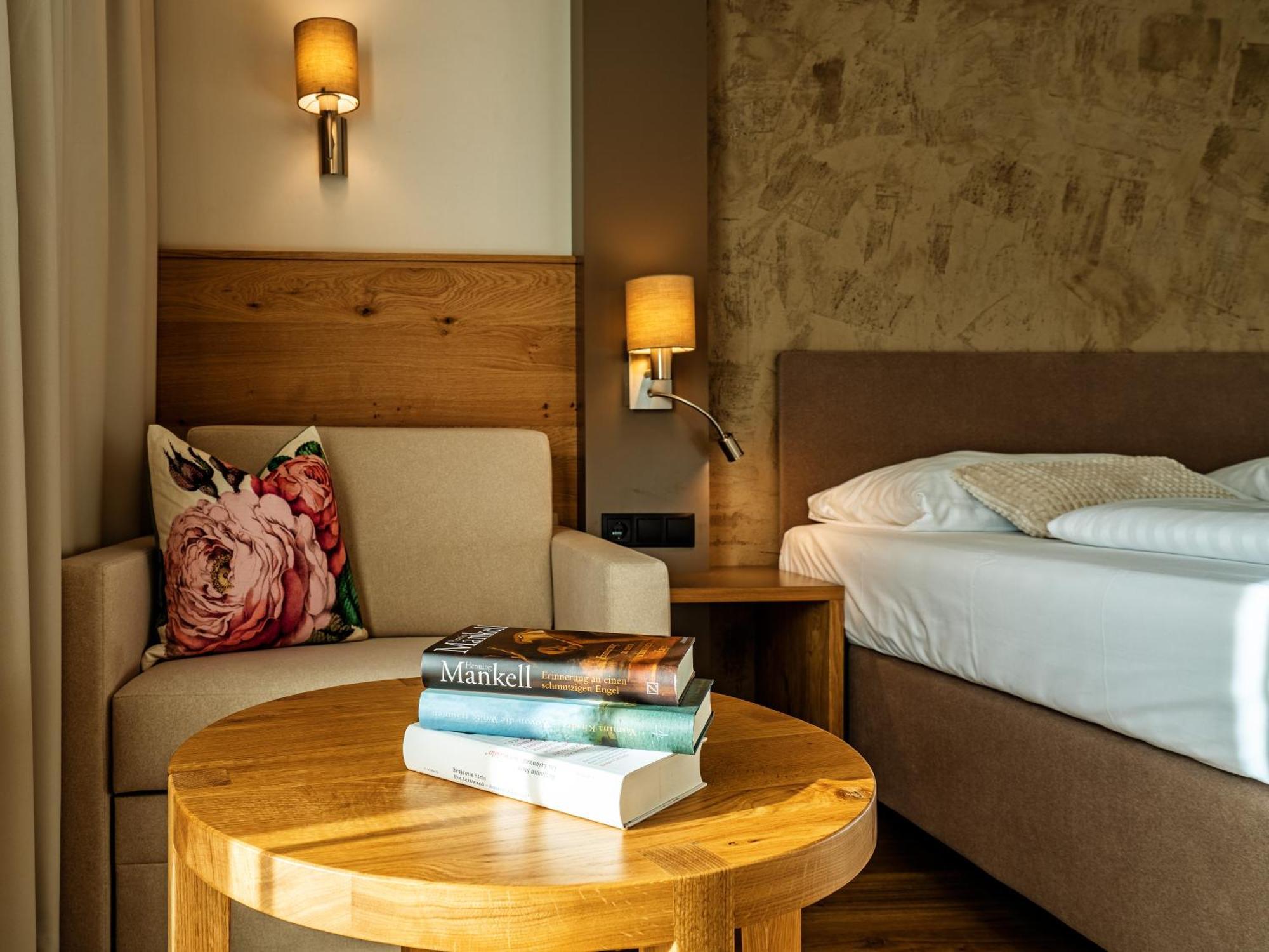 Stadthotel Eggerbraeu Imst Rom bilde